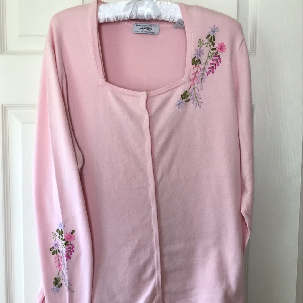 Lord & Taylor pink embroidered twin set